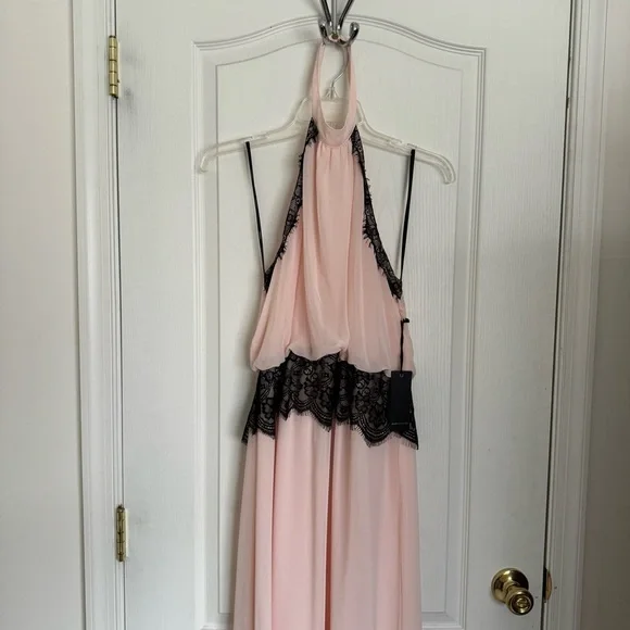 NWT Forever 21 Blush /Black Lace Trimmed Halter Maxi Dress Women's Size large - Picture 2 of 5
